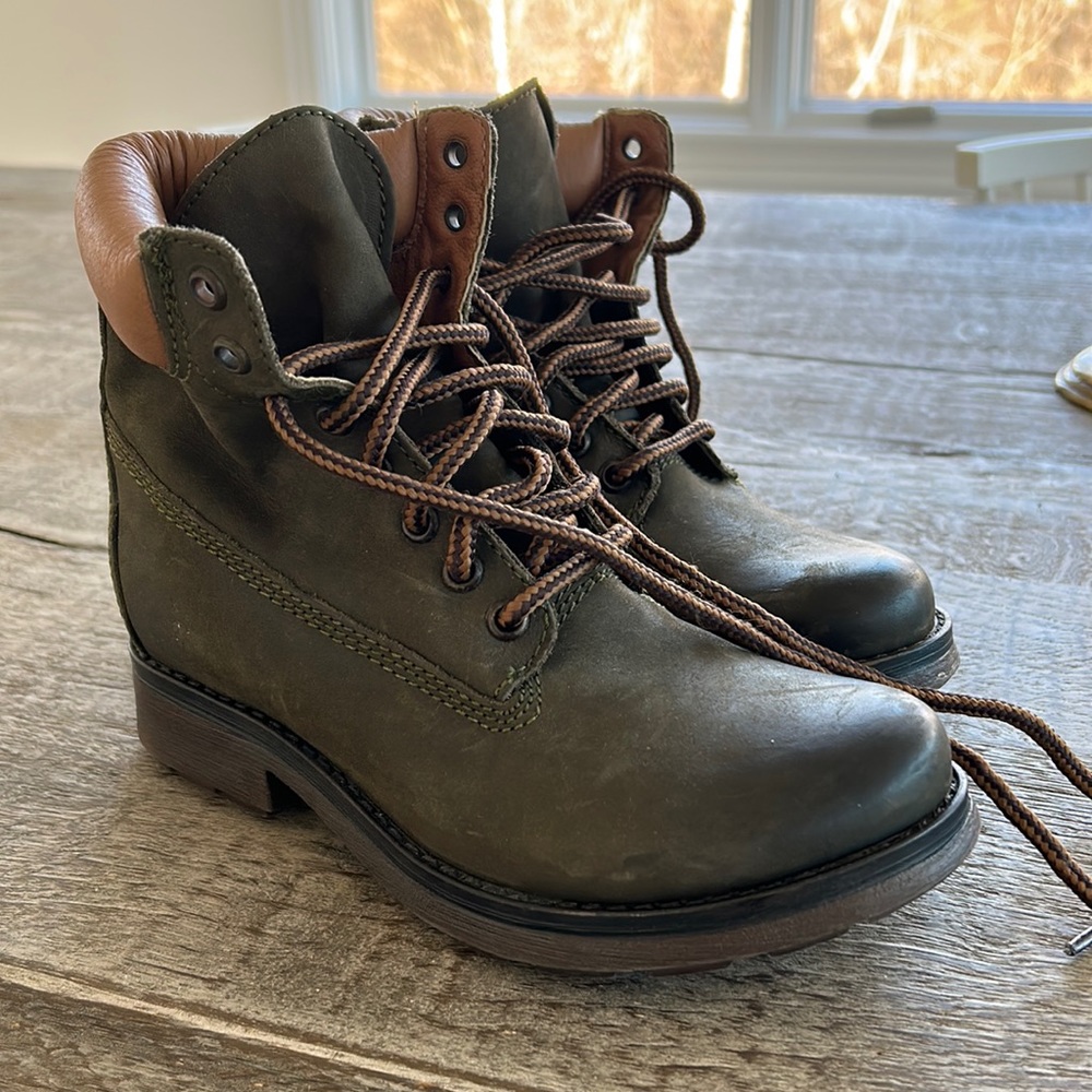 Steve Madden boots size 6